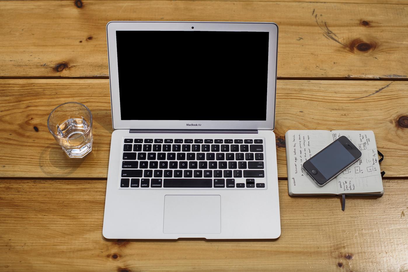 Et labore ipsa vitae